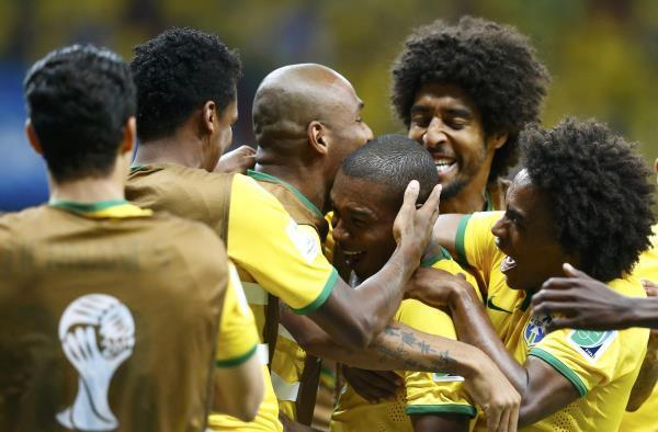البرازيل تتأهل لدور الـ16 ونيمار يتصدر قائمة هدافي المونديال